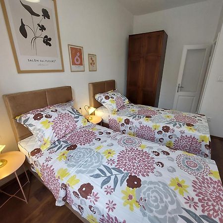 Beach Apartment Lana สปลิท ภายนอก รูปภาพ
